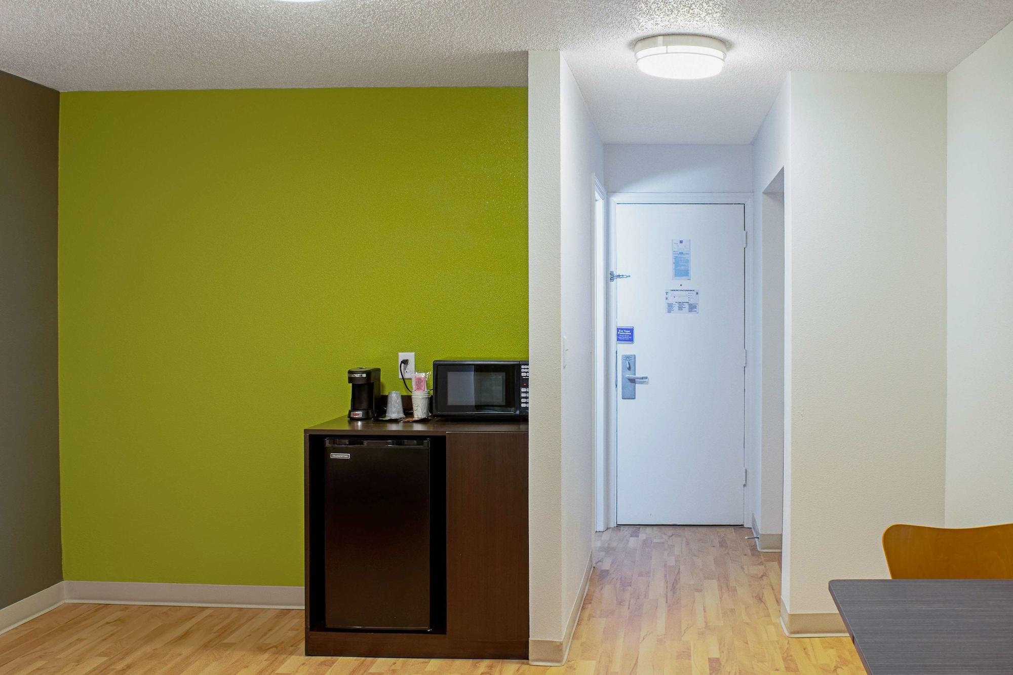 Welcome Suites Springdale - photo 12