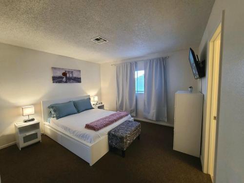 2 Bed 2 Bath Downtown Vegas Near The Strip
