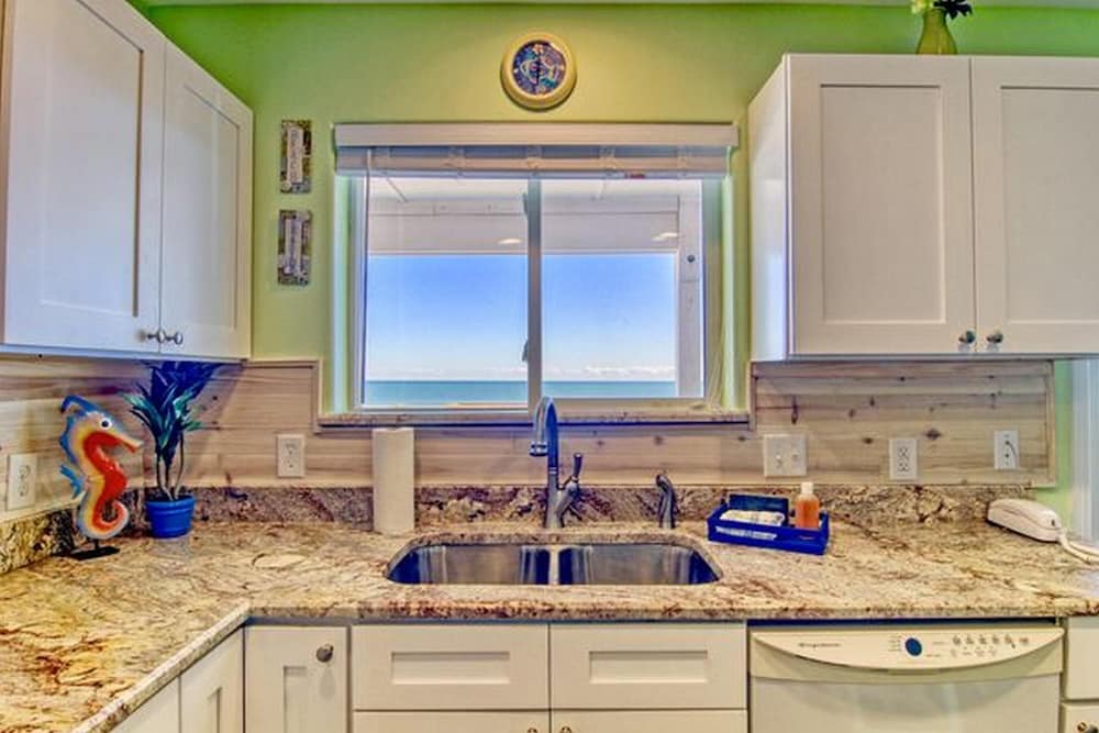 Beachgate CondoSuites and Oceanfront Resort - photo 79
