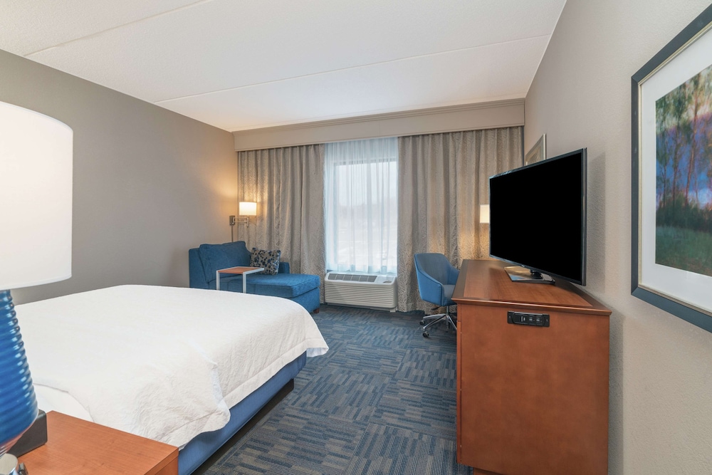 Hampton Inn & Suites Newburgh Stewart Airport - photo 4