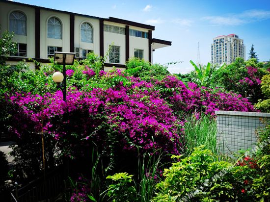 Qian Shan Holiday Hotel in Anshun, People's Republic of China