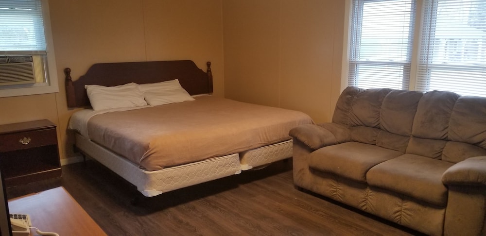 Rip Van Winkle Motel - photo 9