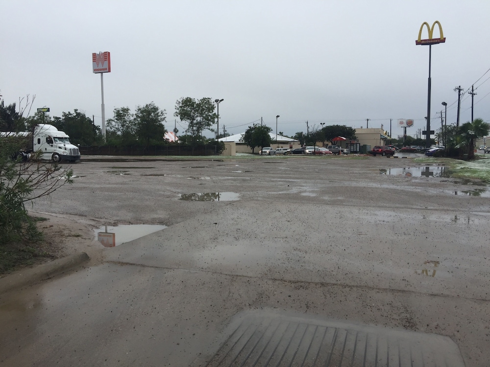 Texas Inn and Suites City Center at University Dr. - photo 44