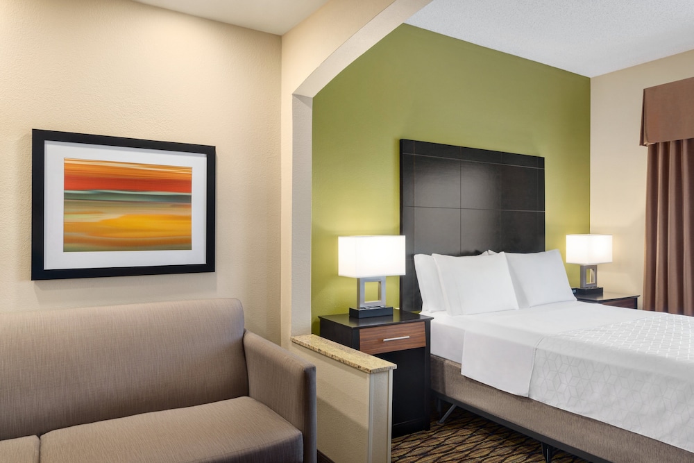 Holiday Inn Express Hotel & Suites Edmond by IHG - photo 26