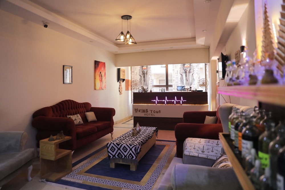 King tout hotel in Giza, Egypt