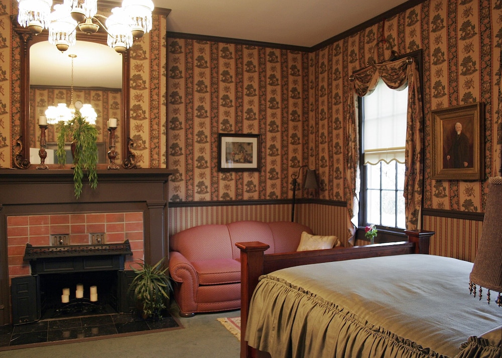 Bybee's Historic Inn - photo 9
