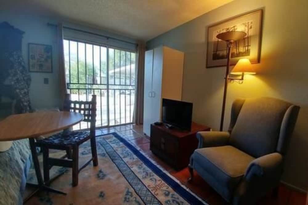 Bed and Bagels of Tucson - photo 4