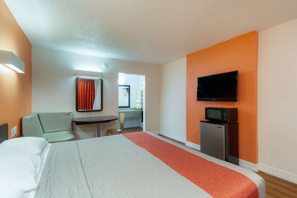 Motel 6 Houston TX East - photo 6