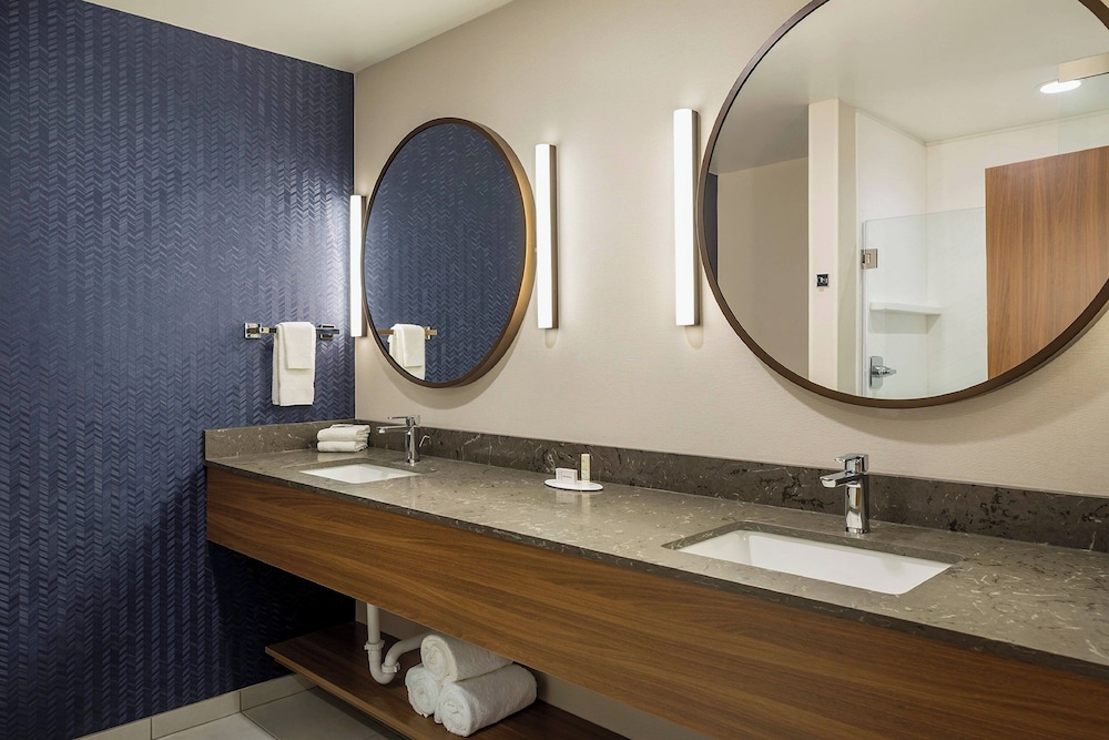 Fairfield Inn & Suites by Marriott Des Moines Downtown - photo 15