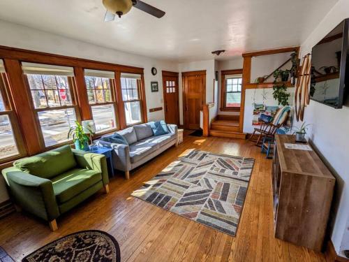 Family Friendly House Downtown Location — 4-Star Luxury Hotel in Madison, United States