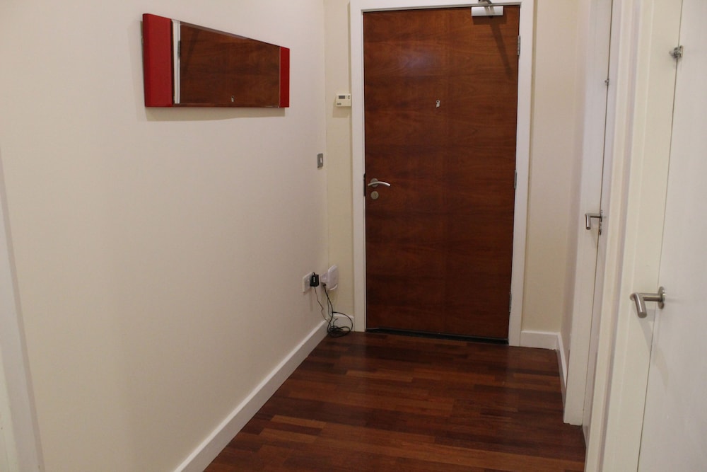 Week2Week Spacious 2 Bed Newcastle City Centre Apartment — 4-Star Luxury Hotel in Newcastle Upon Tyne, United Kingdom