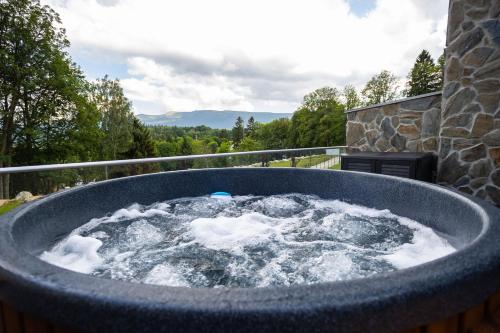 Apartament z prywatnym jacuzzi z widokiem na góry 109 KRAS RESORT in Szklarska Poreba, Poland