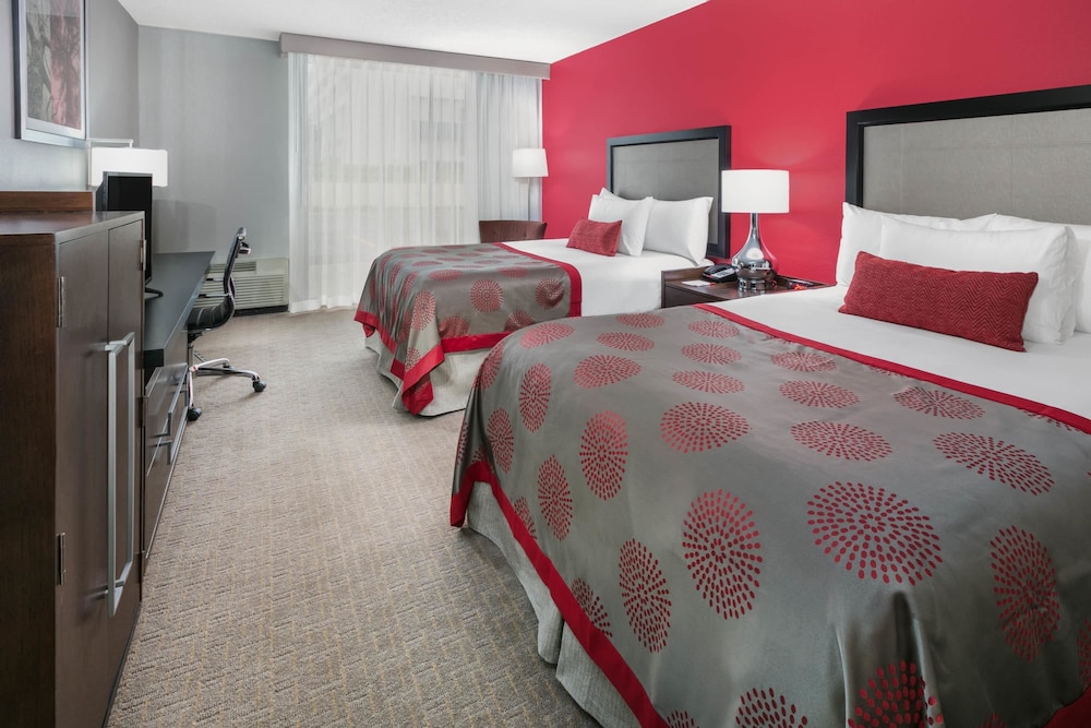 Ramada by Wyndham Texarkana — hotel in Texarkana