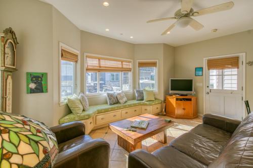 203D 203 Descanso Ave. — Avalon — photo 3
