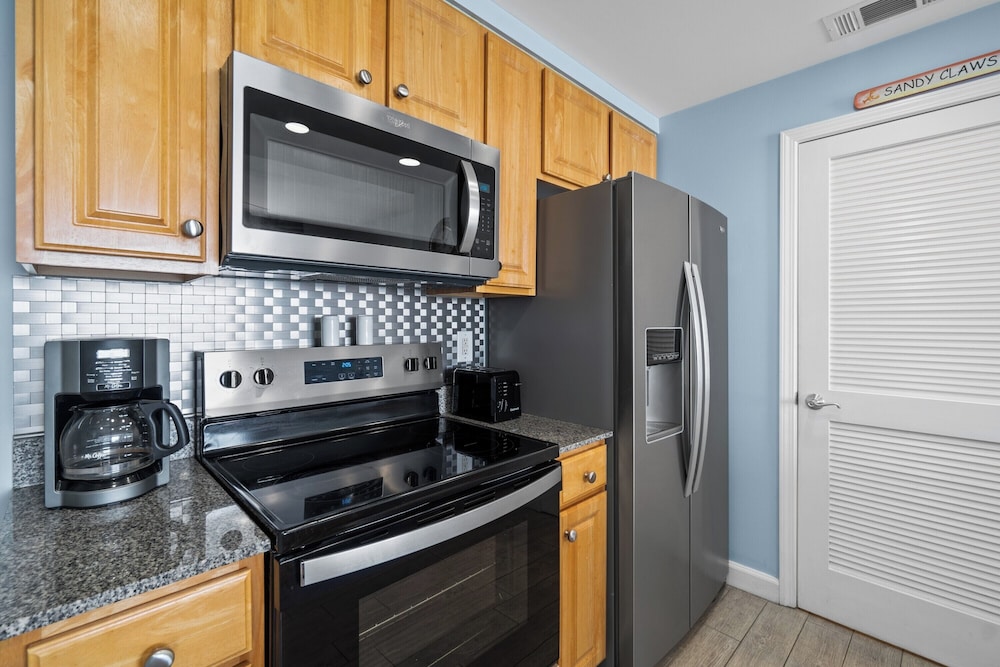 Splash Beach Resort by Book That Condo - photo 51