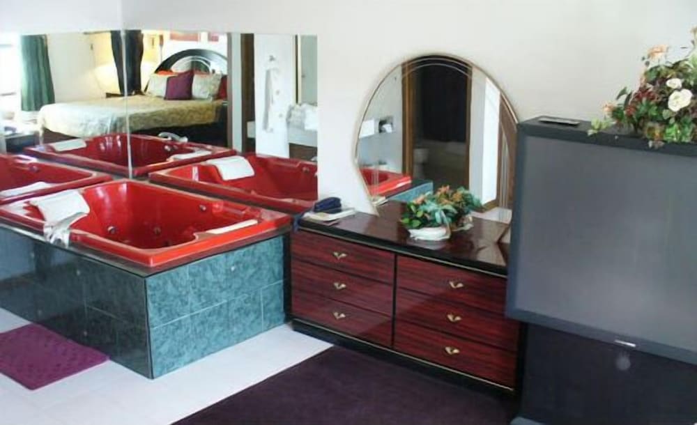 Oakdale Motel - photo 11