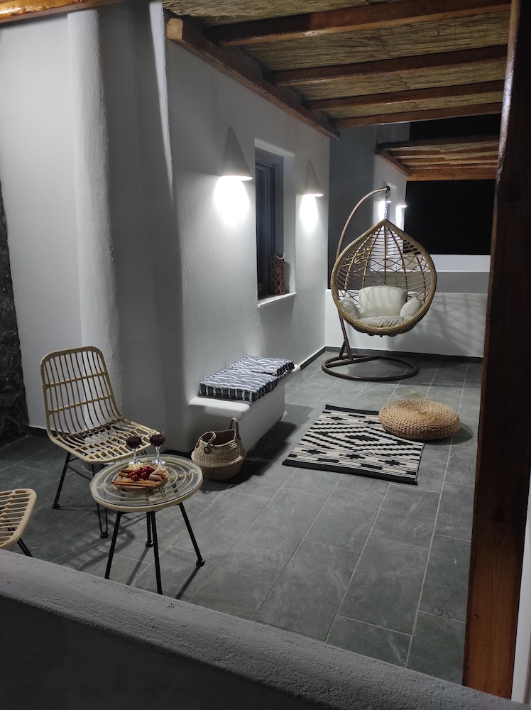 Aeron suites — Agia Paraskevi — photo 4