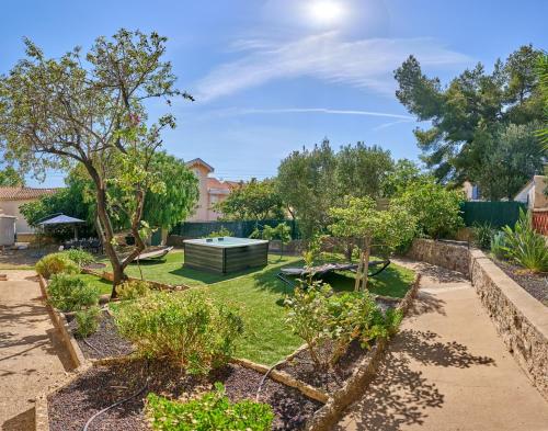 La Provençale Jacuzzi BBQ jardin & clim in Toulon, France