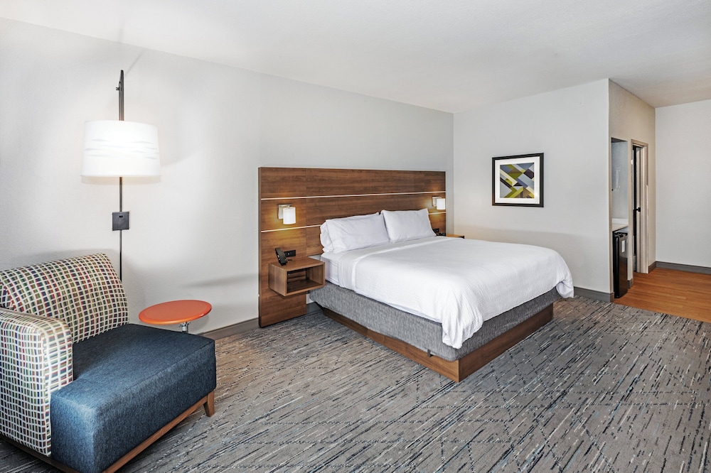 Holiday Inn Express & Suites Tulsa S Broken Arrow Hwy 51 by IHG - photo 6