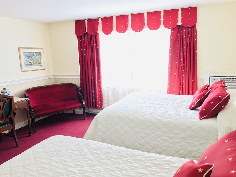 Americas Cup Inn - photo 10