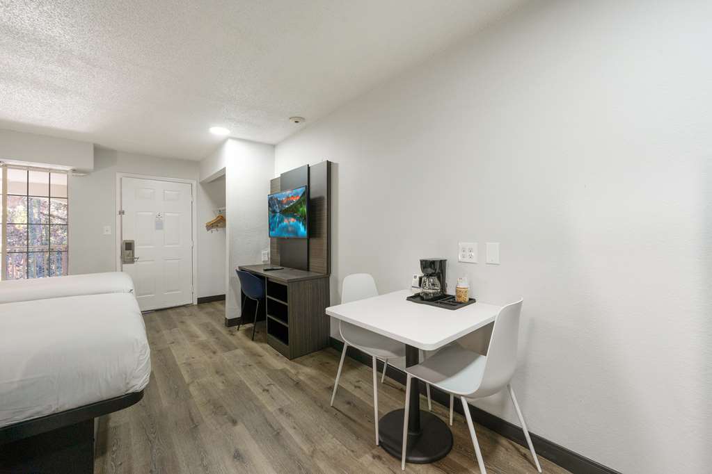 Studio 6 Extended Stay Tucker GA Atlanta Northlake - photo 15