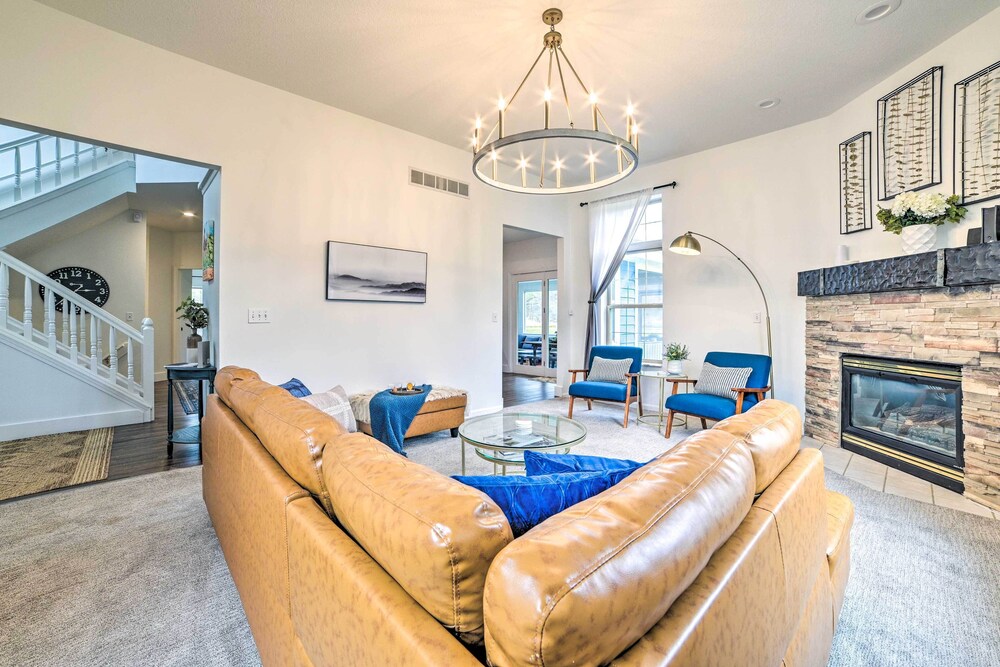 Game Room and On Site Snow Trails Bellaire Retreat — 4-Star Luxury Hotel in Bellaire, United States