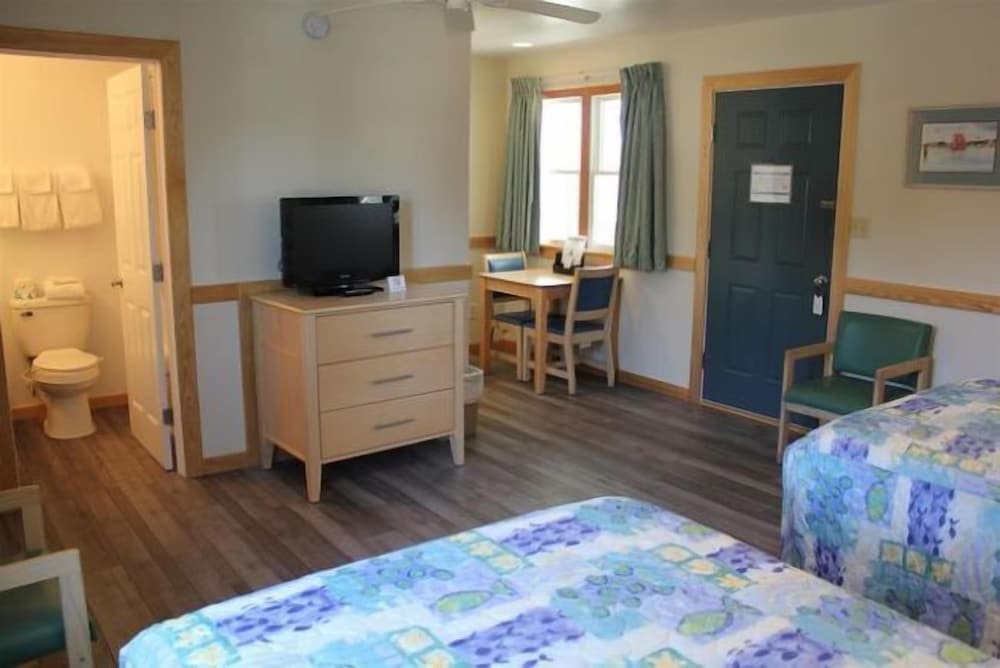 Pony Island Inn - photo 8