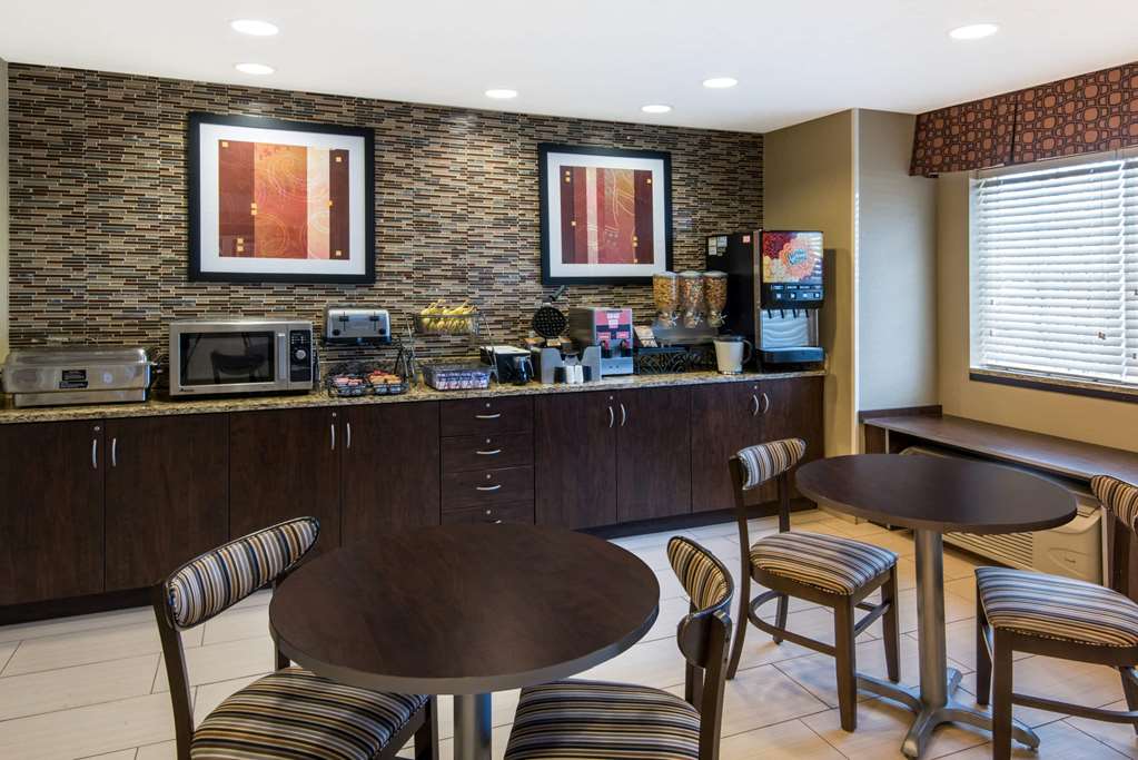 Microtel Inn & Suites by Wyndham North Canton - photo 12