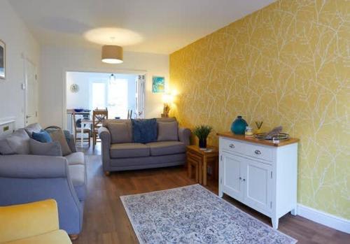 The Nets Fantastic 3 bedroom house with parking
