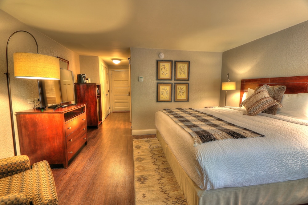 River Edge Inn - photo 14