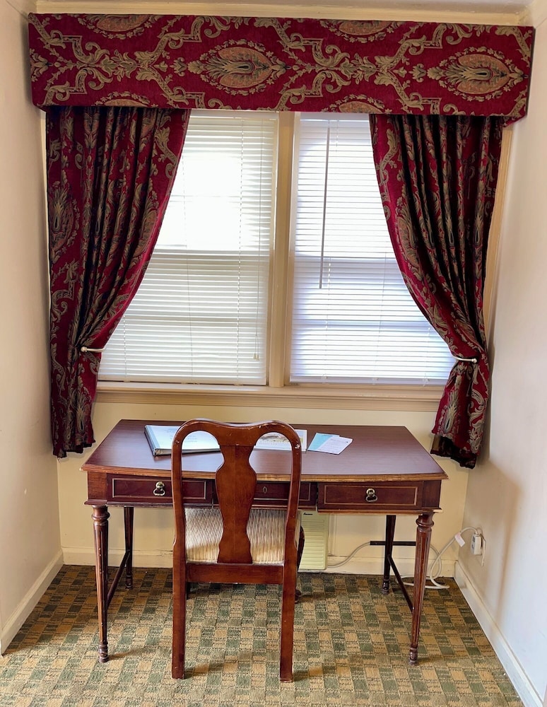 Maddox Inn - photo 11
