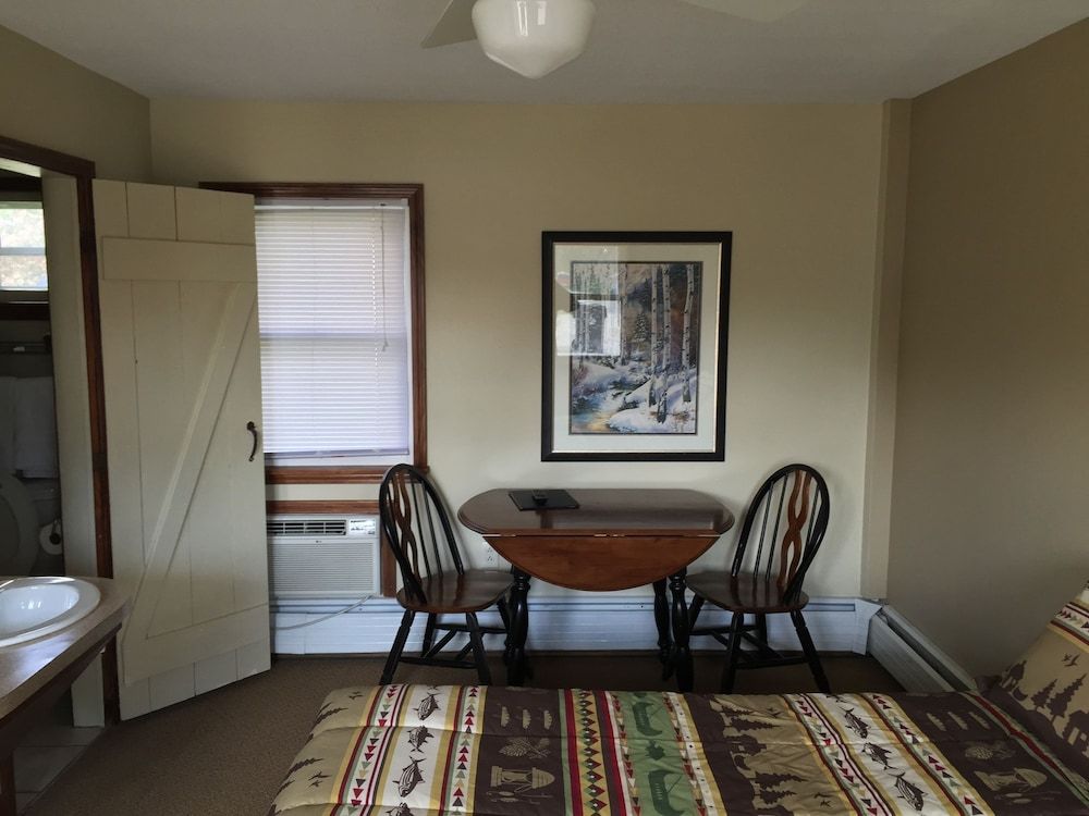 Evergreen Inn - photo 11