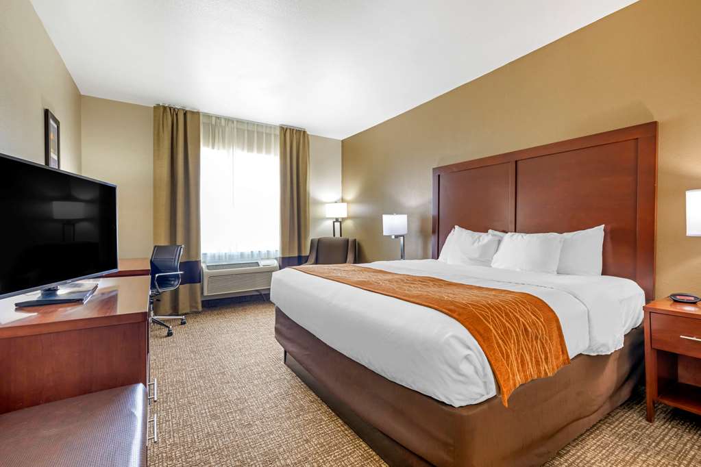 Comfort Inn Near UNT - photo 11
