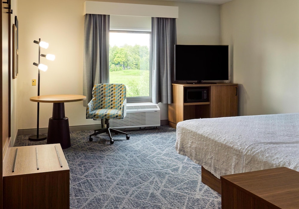 Hampton Inn & Suites Radcliff Fort Knox - photo 29