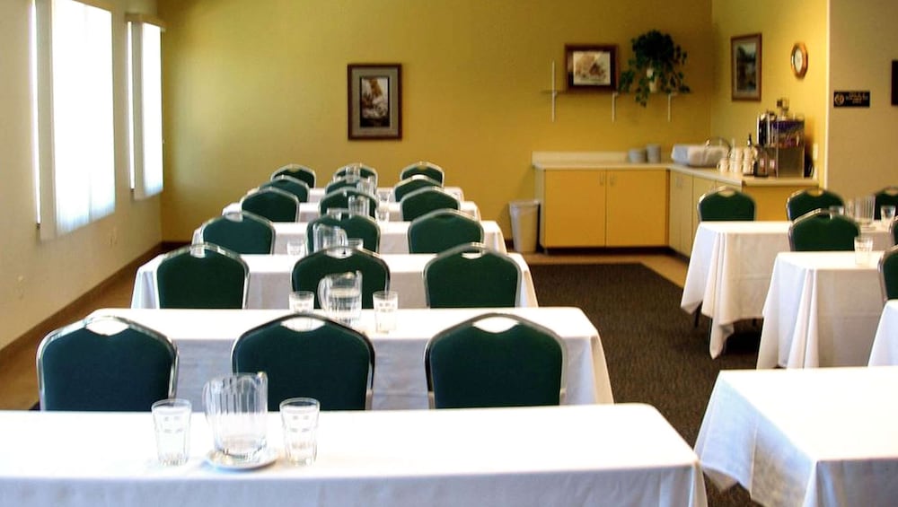 Broadway Inn Conference Center - photo 55