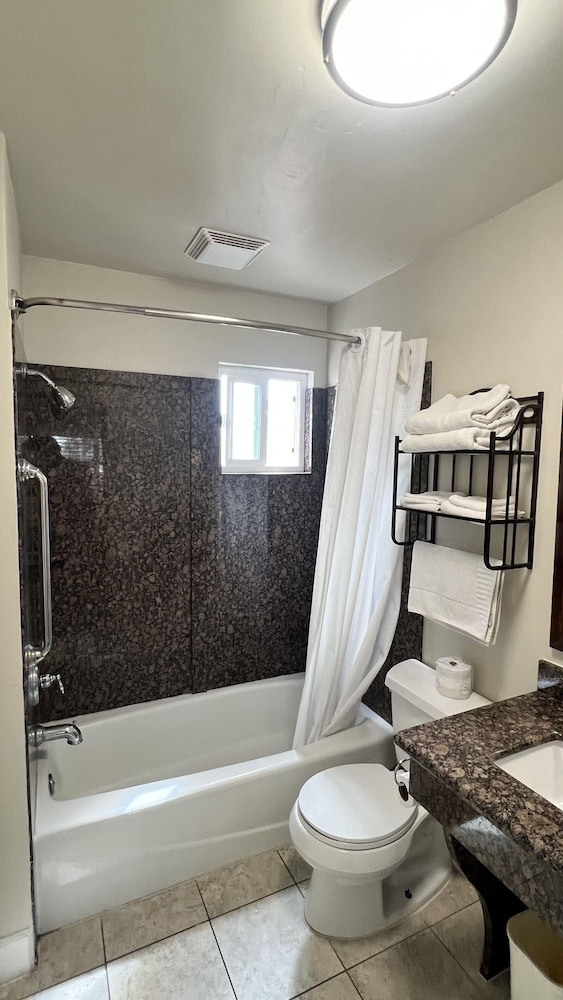 Pismo Beachwalker Inn & Suites - photo 63