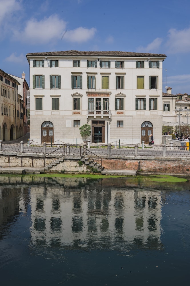 Le Camere di Palazzo Bortolan in Treviso, Italy
