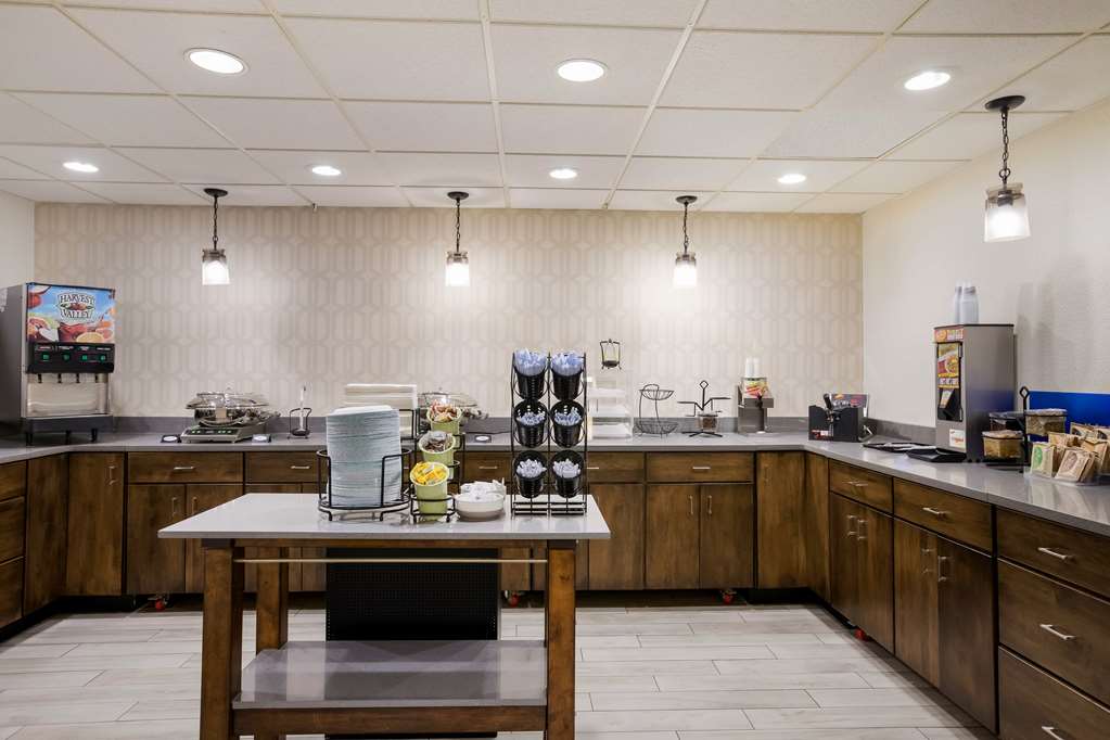 Best Western Kendallville Inn - photo 34