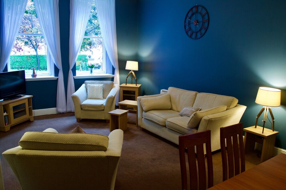 2 Bedroom Abbeyhill Apartment — 4-Star Luxury Hotel in Edinburgh, United Kingdom