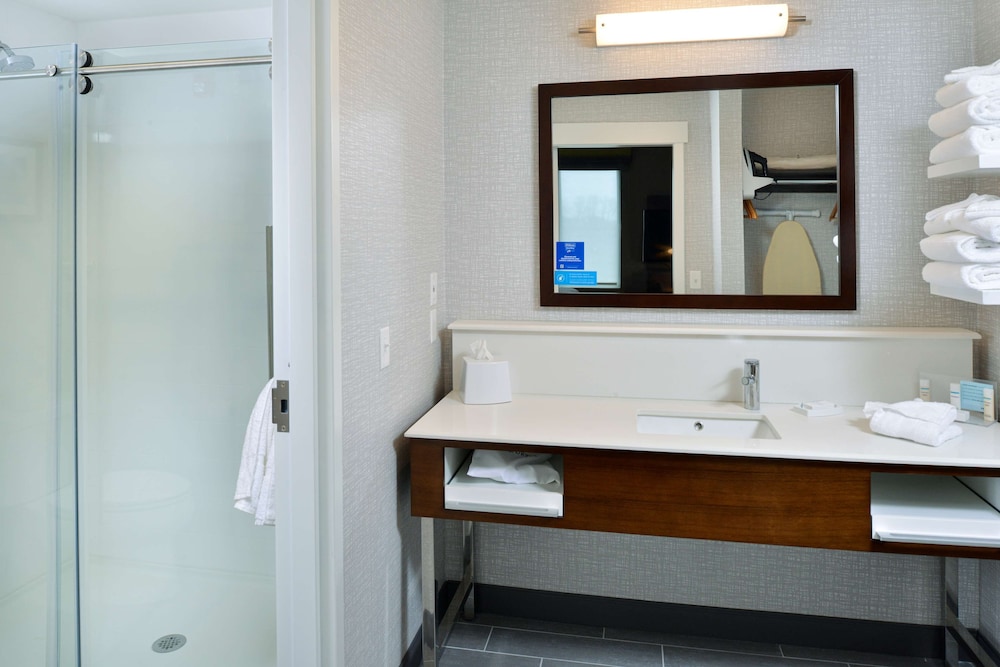 Hampton Inn & Suites Adrian - photo 40