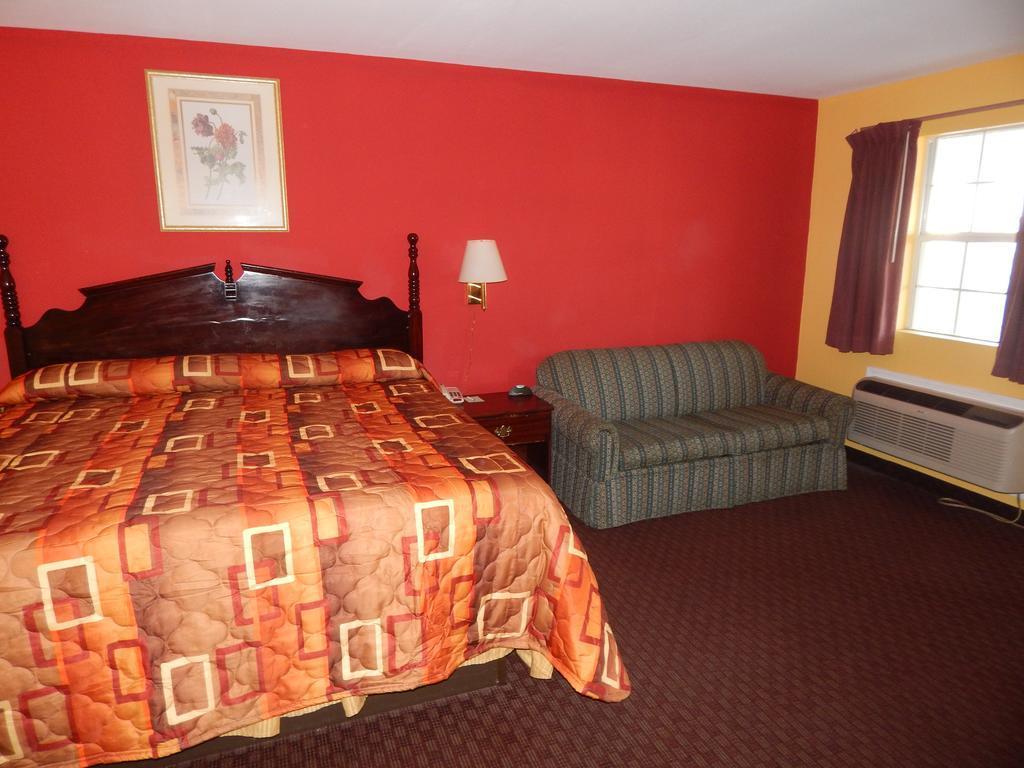 Sunrise Inn Brownsville - photo 16