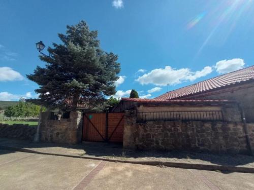 La Majada Del Puente — hotel in Sotillo Del Rincon