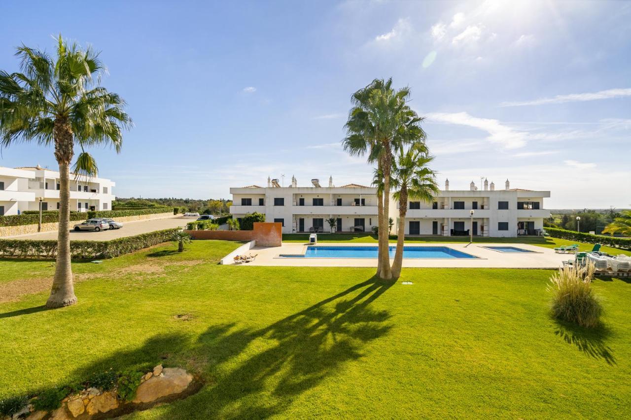 Vilita Oasis Family Apartment — 4-Star Luxury Hotel in Pera, Portugal