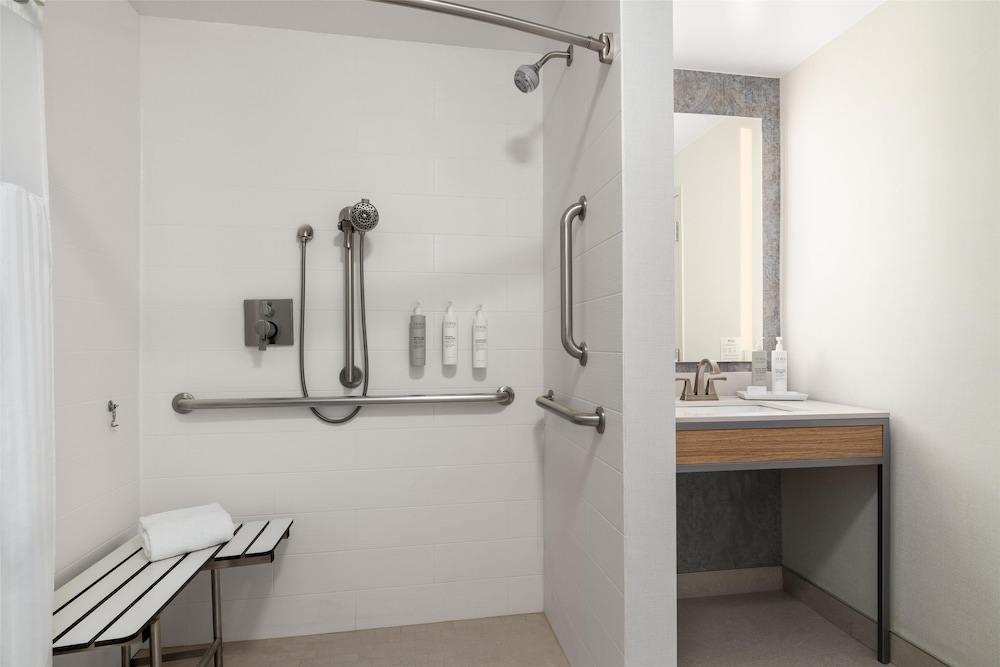 Hilton Garden Inn Arlington Shirlington - photo 31