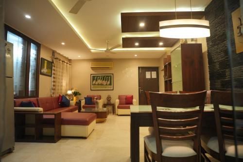 Elegant 3BR Apt in Mohali By Especial Rentals