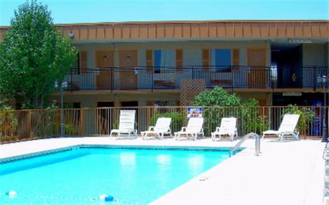 Executive Inn and Suites Springdale - photo 37