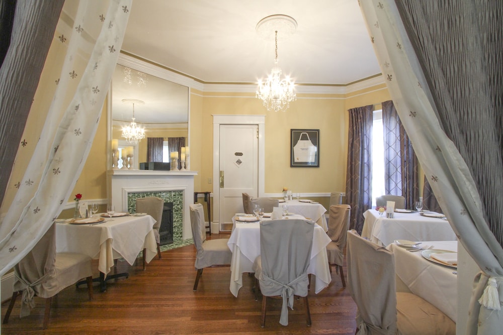 Burke Manor Inn & Pavilion - photo 36