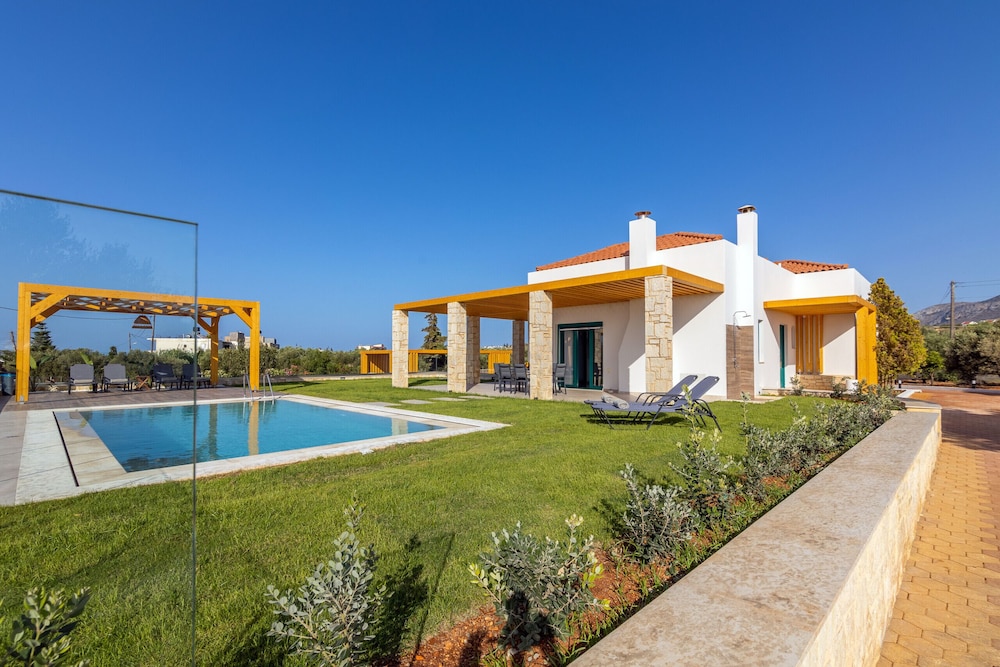Villa Sandi with Private Pool — 4-Star Luxury Hotel in Hersonissos, Greece