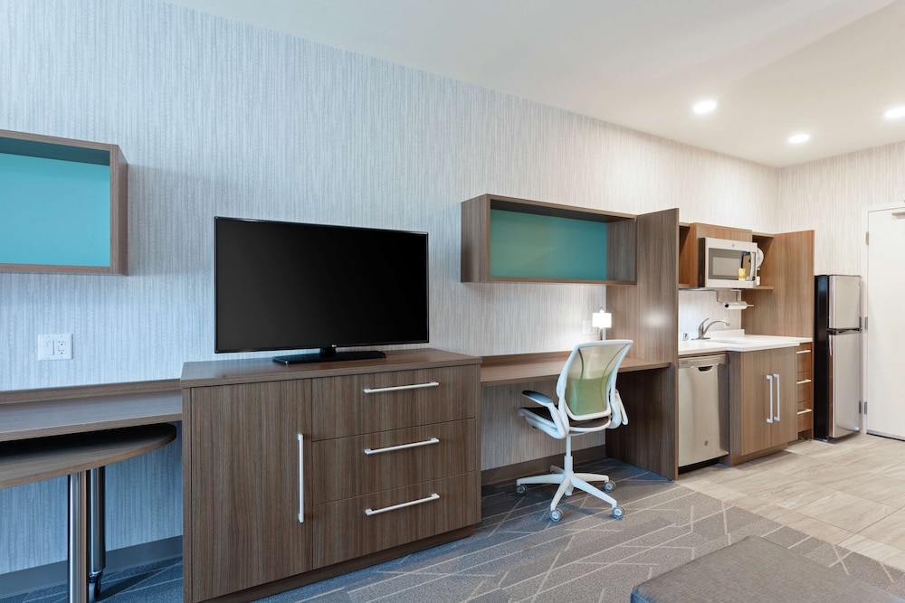 Home2 Suites by Hilton Temecula - photo 13