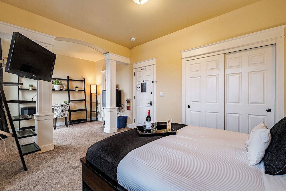 The Orenco Station Hotel - photo 49